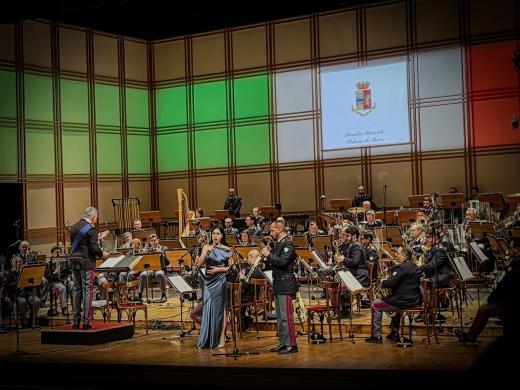 La Banda della Polizia si è esibita persso il Teatro Romolo Valli in un suggestiovo e coinvolgente concerto offerto in occasione dei 75 anni del Rotary Club Reggio Emilia.
