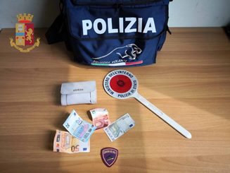 Arresto lampo per la Polizia di Stato: le Volanti della Questura di Messina intercettano giovane ladro