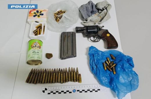 La Polizia di Stato arresta un insospettabile trentanovenne incensurato per detenzione di arma clandestina e munizionamento illegale