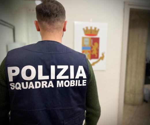 La Polizia di Stato di Mantova arresta un cittadino marocchino di 36 anni trovato in possesso di 100 gr di cocaina.