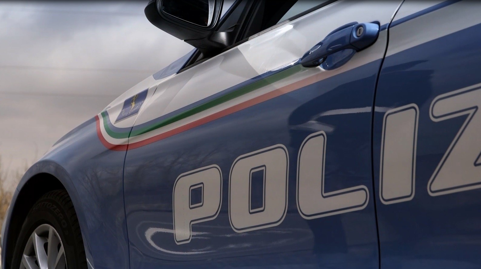 Imperia. La Polizia di Stato denuncia un cittadino italiano per porto abusivo di armi.