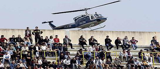 Elicottero della Polizia allo stadio Arechi di Salerno