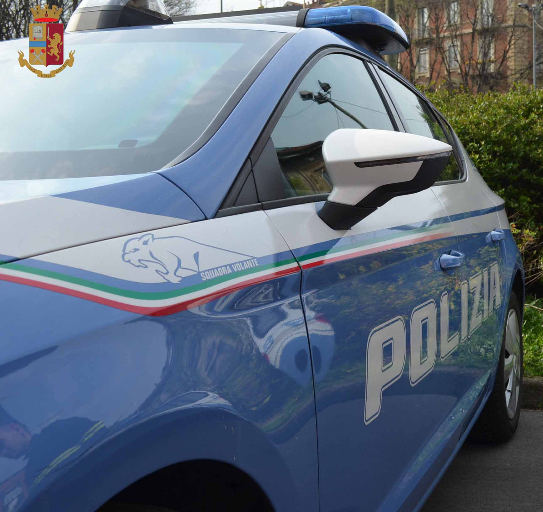 Milano: Ladro in fuga. La Polizia di Stato arresta un uomo e restituisce la refurtiva.