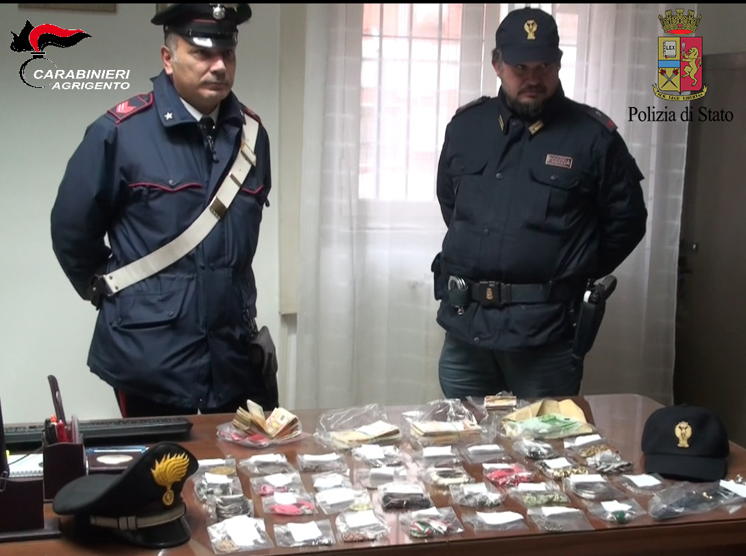 Ribera: Carabinieri e Polizia di Stato arrestano 3 rumeni per ricettazione, rinvenuti contanti e gioielli per un valore di quasi 110.000 euro.