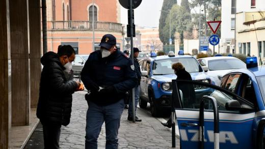 Questura di Vicenza - Rapine, furti ed estorsioni commessi in Città a metà del mese di luglio - Fermato ed arrestato dalla Polizia ricercato straniero