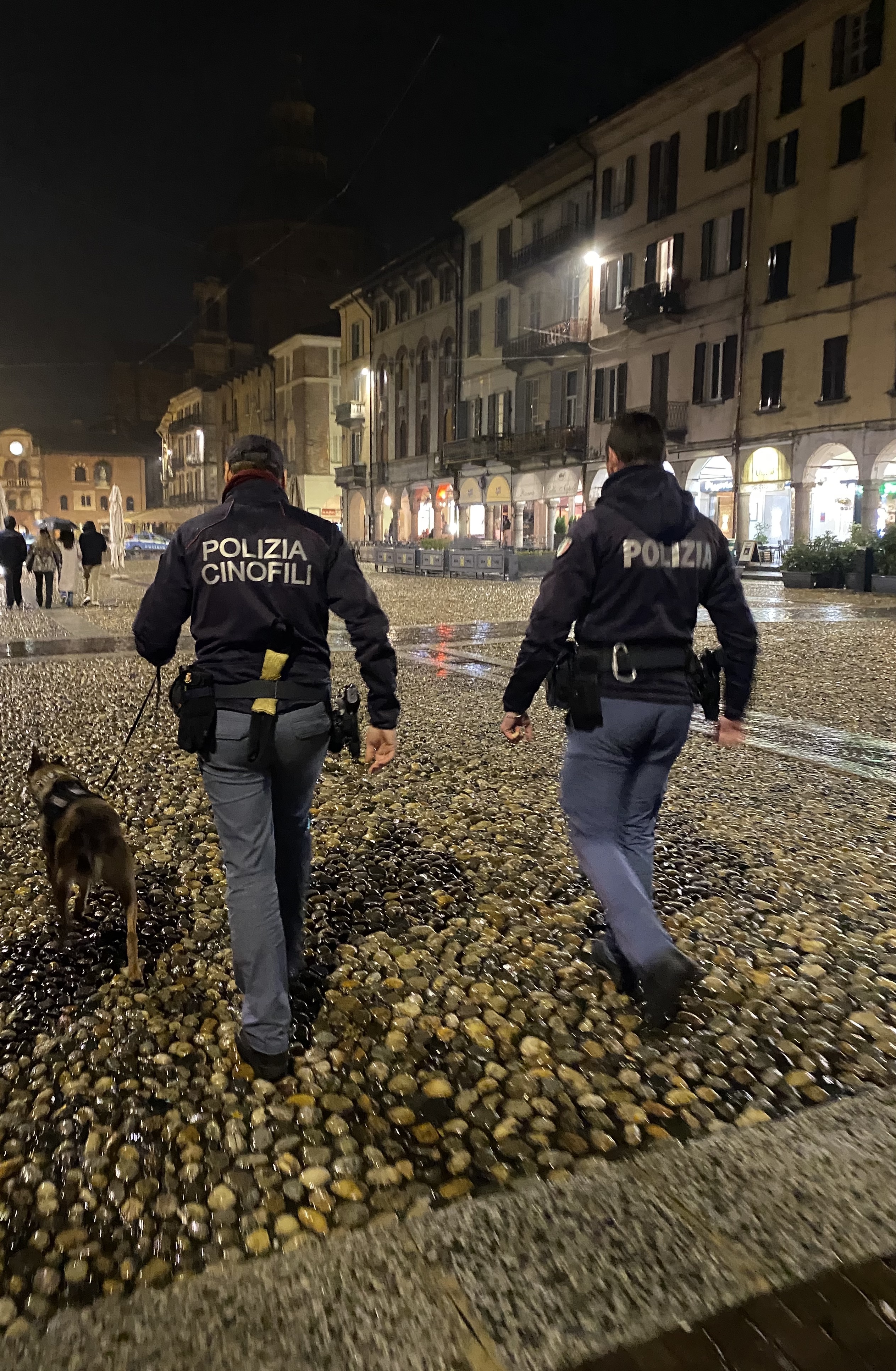 Pavia - Servizio straordinario di controllo del territorio nel centro cittadino