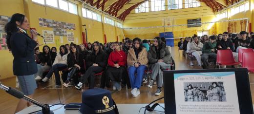 Giornata Internazionale dei Diritti della Donna: La Questura di Avellino incontra gli studenti della Provincia