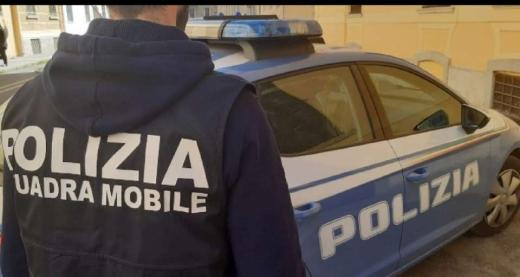 La Polizia di Stato di Pordenone arresta un ventitrenne: nascondeva la cocaina nella scarpe.