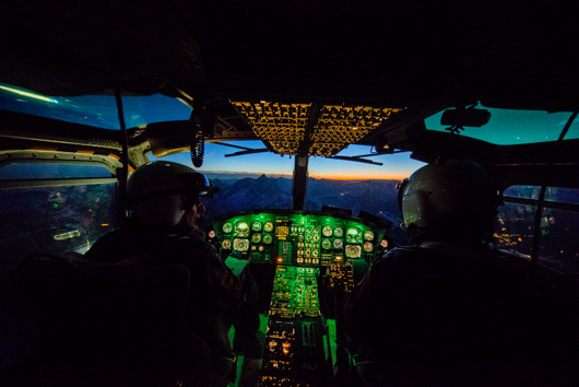Piloti della Polizia di Stato in volo sulle Alpi Dolomiti