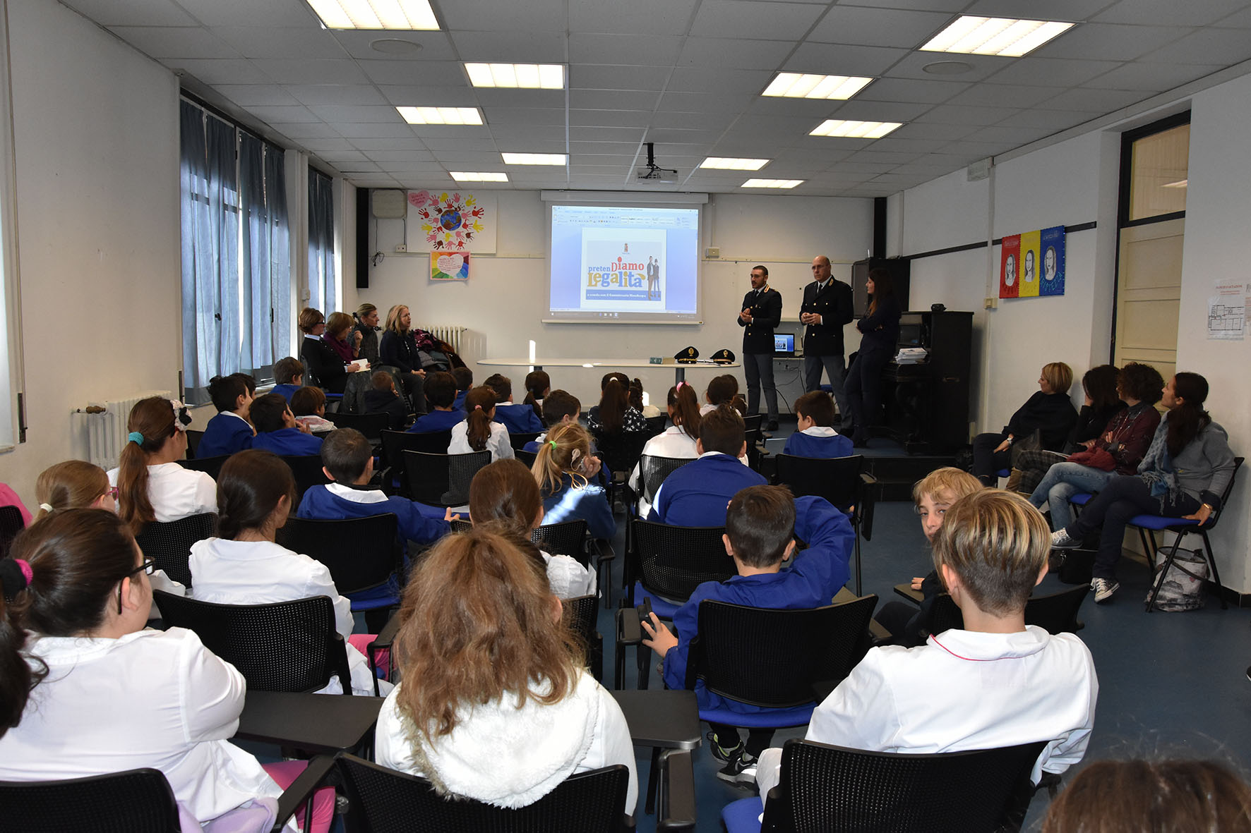 La Polizia di Stato promuove la cultura della legalità nelle scuole primarie di Ventimiglia   Presentato il Concorso Nazionale “ IO = NOI - LEGALITÀ = RESPONSABILITÀ ”