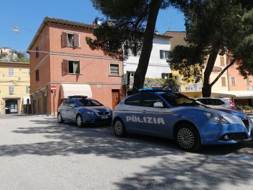Pesaro: La Polizia di Stato espelle due stranieri irregolari, pluripregiudicati e pericolosi.