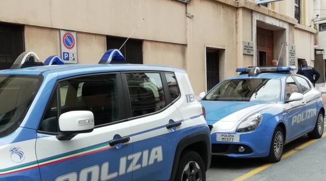 Ventimiglia. Due romeni indagati dalla Polizia di Stato per ricettazione e porto di oggetti pericolosi.