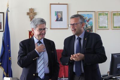 Il  Sig. Procuratore della Repubblica di Cosenza, dr. Mario SPAGNUOLO ha fatto visita al Sig. Questore