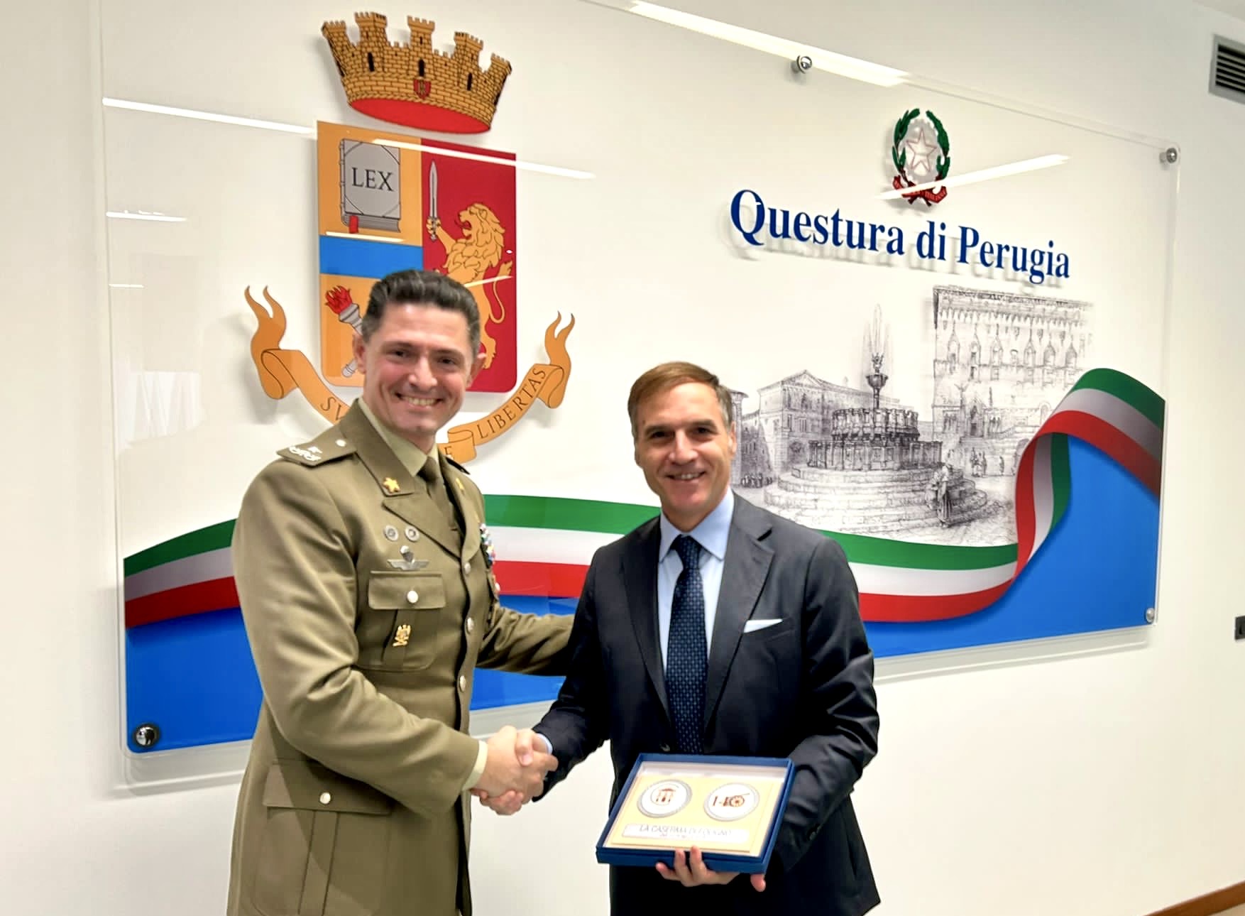 Visita questa mattina in Questura del Comandante del Centro di Selezione e Reclutamento Nazionale dell'Esercito Italiano di Foligno, Generale di Brigata, Giorgio Guariglia.