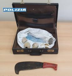 In treno con una “roncola”, bloccato dalla Polizia di Stato.