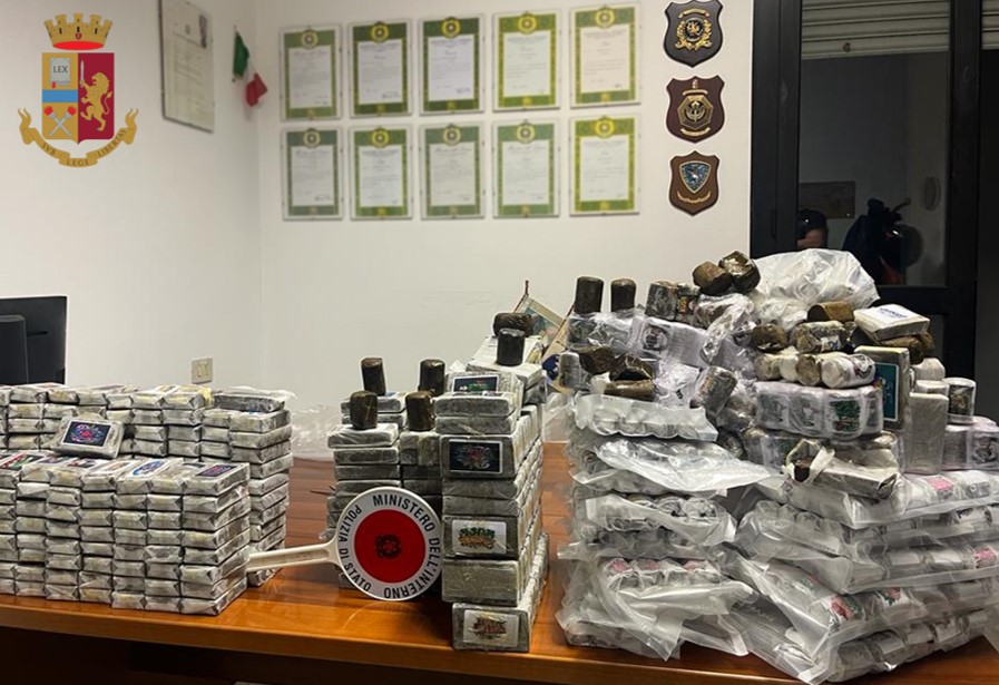 Milano, 62 kg di hashish: la Polizia di Stato arresta due persone