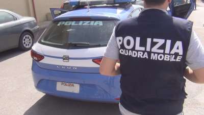 Asti: la Polizia di Stato indaga due persone per possesso ai fini di spaccio di sostanze stupefacenti.