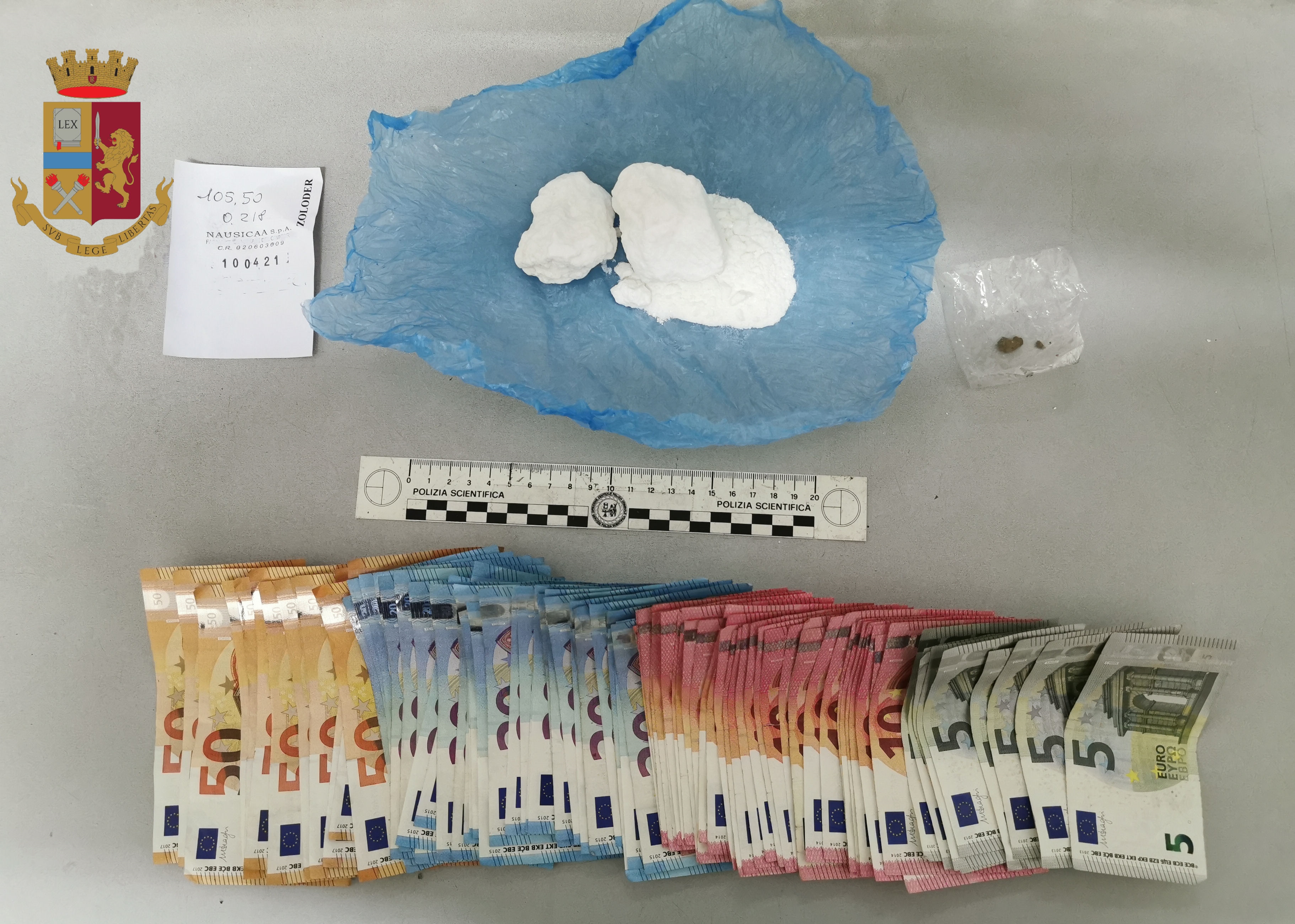 Arrestato dalla Polizia di Stato con oltre 1 etto di cocaina, hashish e 1600 euro in contanti