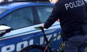 La Polizia di Stato identifica autori minorenni di furti di biciclette.