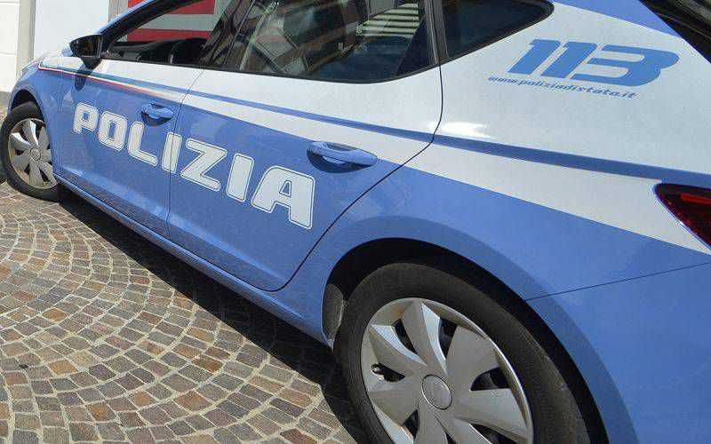 Rintracciato in una struttura ricettiva di Rimini: un arresto per la Polizia di Stato