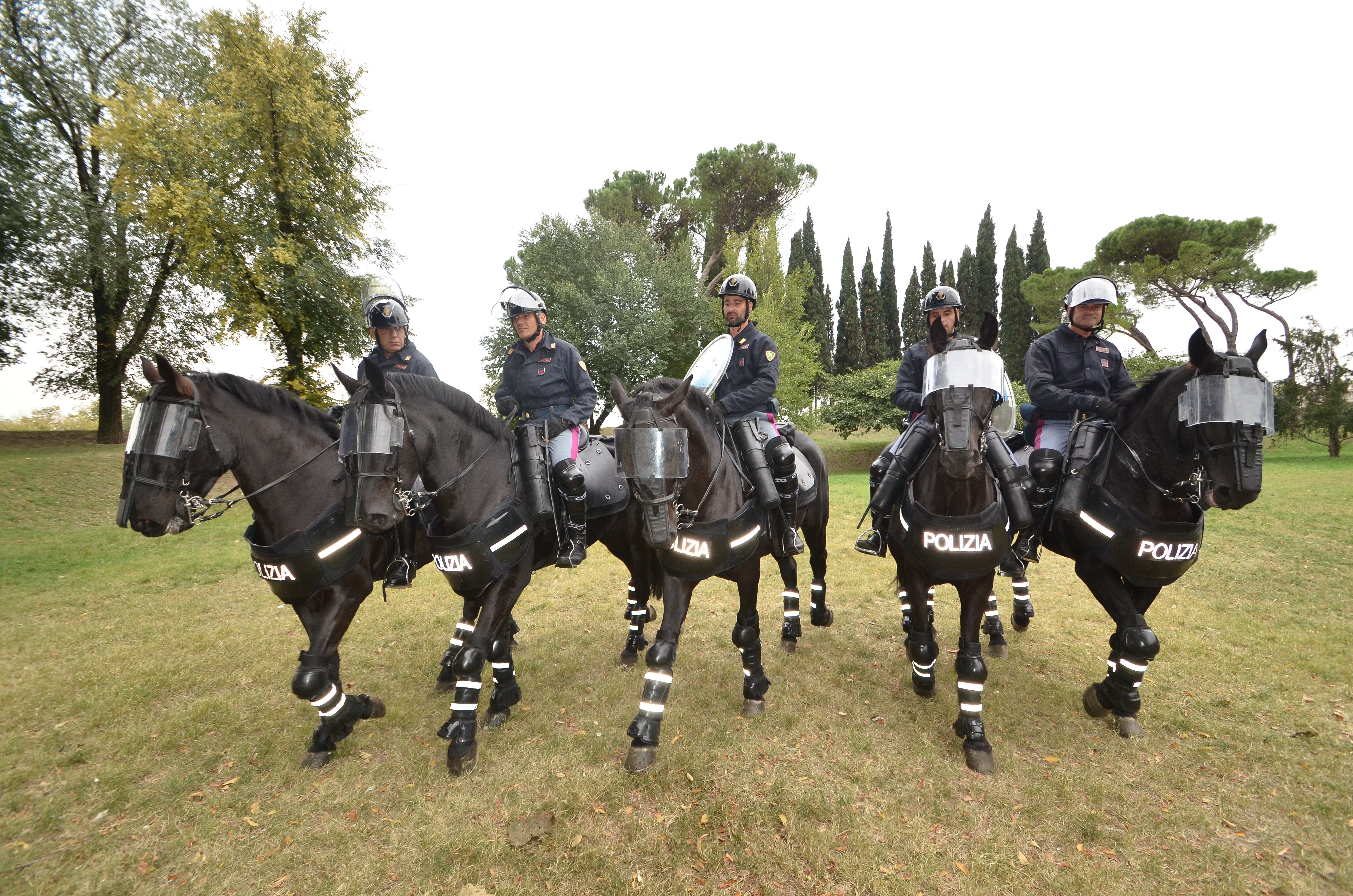 Pattuglie a cavallo della Polizia di Stato sui Bastioni