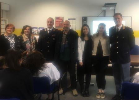 Polizia di Stato al liceo Tassoni di Modena per discutere di cyber bullismo