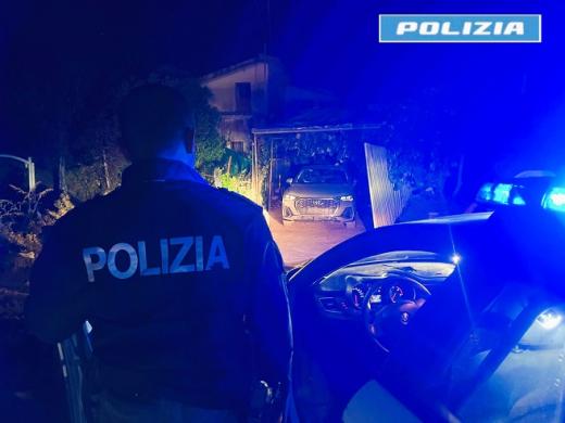 Cava de'Tirreni - La Polizia di Stato individua garage che ricicla pezzi di auto rubate