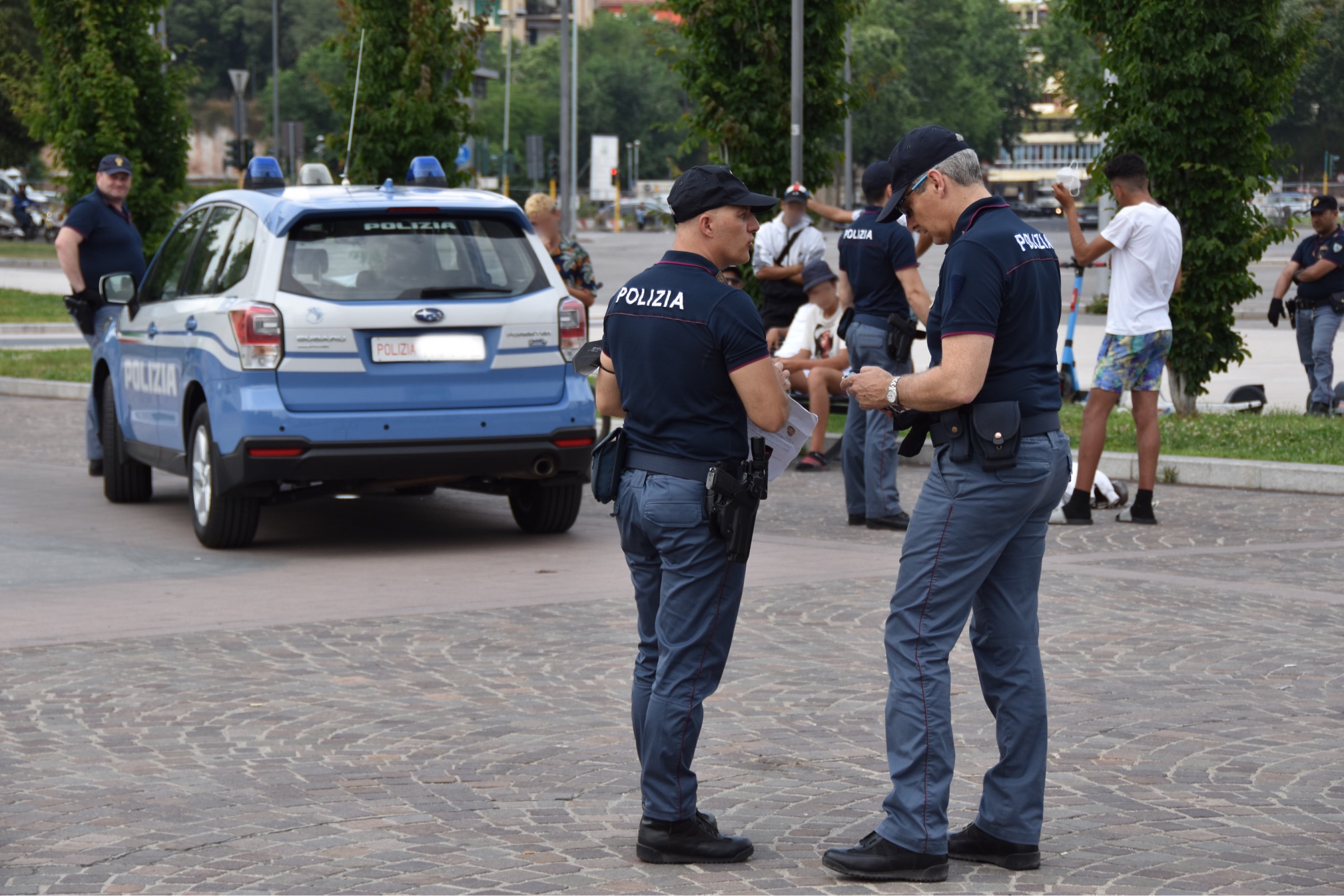 Weekend di intensa attività per la Polizia di Stato: più di 6000 persone identificate e 235 veicoli controllati.