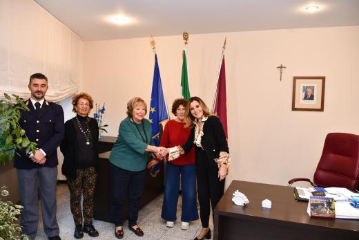 "ORANGE THE WORLD 2024": IL SOROPTIMIST IN VISITA ALLA QUESTURA DI LECCO.