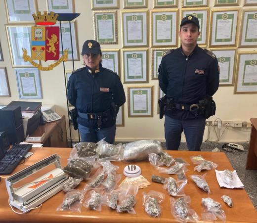 Vibo – deteneva 2 kilogrammi di marijuana in casa e munizioni: arrestato dalla Polizia di Stato