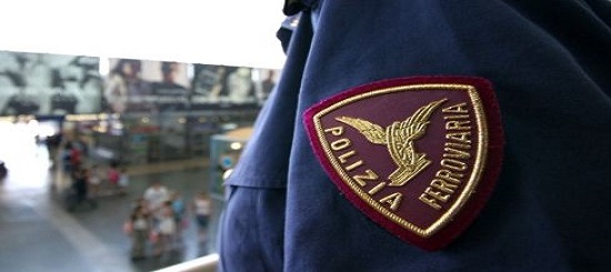 INDIVIDUATO ED ARRESTATO DALLA POLIZIA FERROVIARIA GIOVANE CITTADINO STRANIERO RITENUTO RESPONSABILE DI FURTO AGGRAVATO AI DANNI DI UNA VIAGGIATRICE