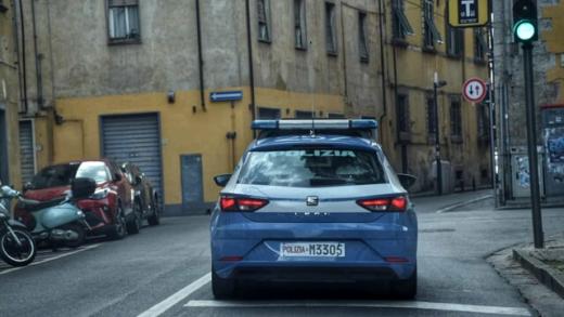 Arresto delle volanti della Questura di Pisa. Arrestato un gambiano per rapina impropria e furto aggravata in zona Cisanello.