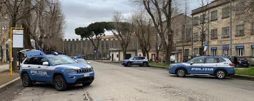 Viterbo: controlli straordinari della Polizia di Stato nella zona del centro storico