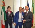Il Questore di Milano Giuseppe Petronzi consegna medaglie di commiato a poliziotti