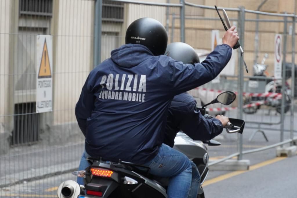 Furto con destrezza ad una turista 70enne: la Polizia di Stato arresta 3 cittadini di origine magrebina