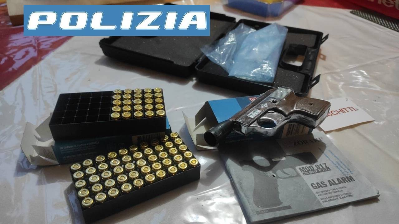 La Polizia di Stato sequestra pistola scacciacani di tipo “Glock”