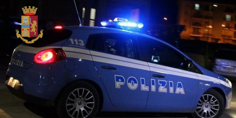 Ascoli Piceno: Finisce con l’auto sullo spartitraffico: soccorsa dalla Polizia di Stato