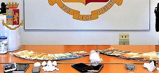 Viareggio - Arrestati di 3 cittadini extracomunitari per il reato di detenzione ai fini di spaccio di sostanza stupefacente