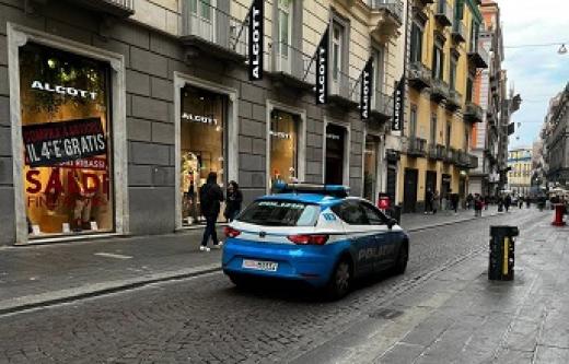 Quartieri Spagnoli: sorpreso con una pistola a salve. Denunciato dalla Polizia di Stato un 15enne.