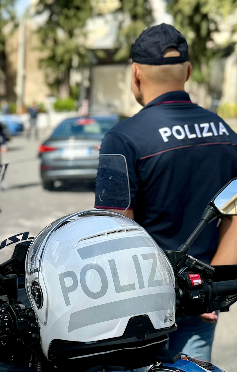 LINEA DURA DELLA POLIZIA DI STATO SUI PARCHEGGIATORI ABUSIVI NELLA RICORRENZA DELLA COMMEMORAZIONE DEI DEFUNTI: SANZIONATE 20 PERSONE.