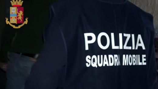 Polizia Salerno - arrestato 74enne per possesso materiale pedopornografico