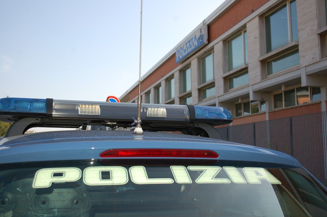 Faenza: 25enne tenta di aggredire la Polizia, ma viene arrestato