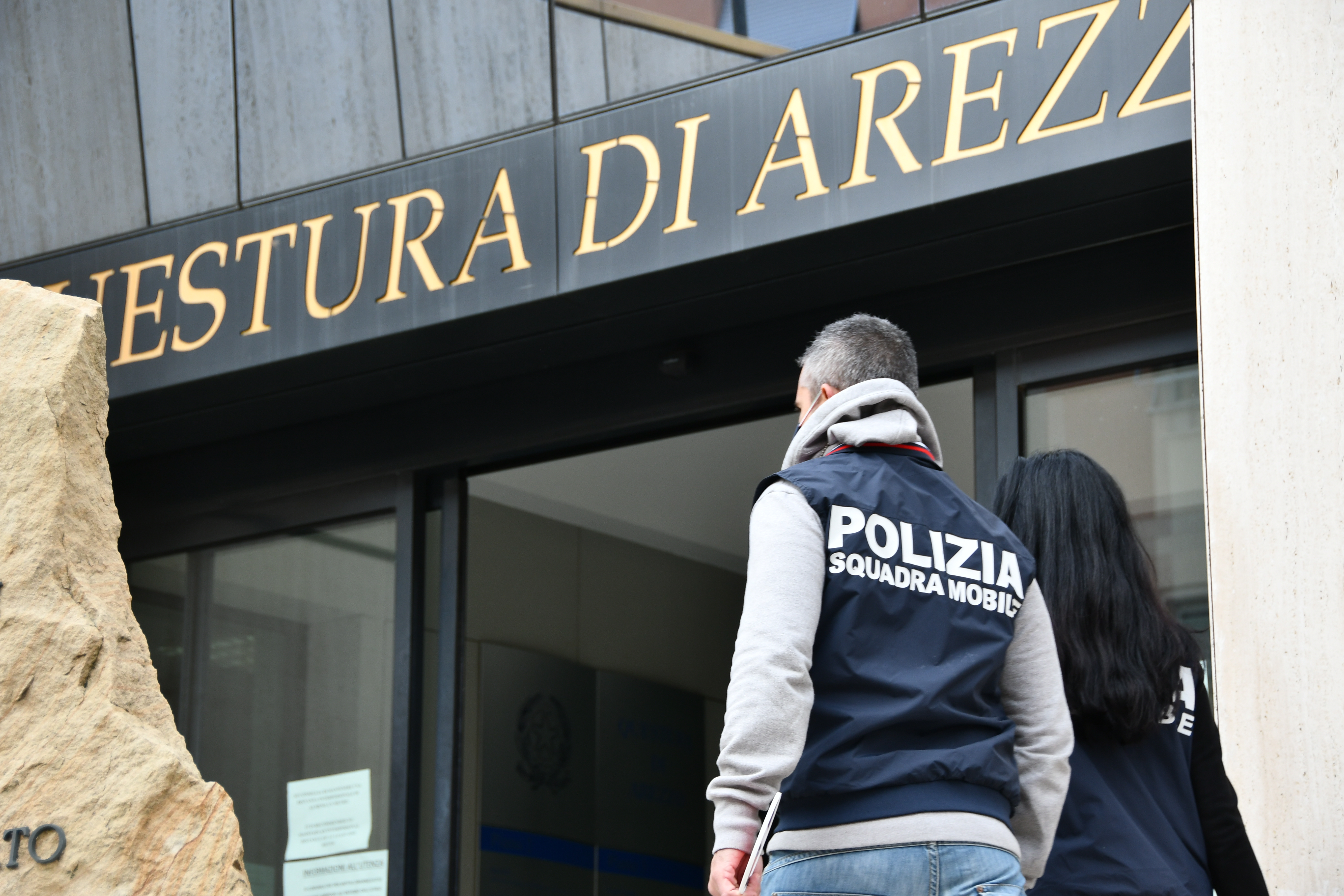 INDAGINE DELLA POLIZIA DI STATO SU CASA DI RIPOSO ABUSIVA IN PIENO