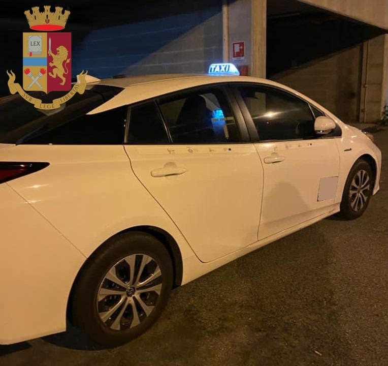 Milano, la coca viaggia in taxi: la Polizia di Stato arresta tassista