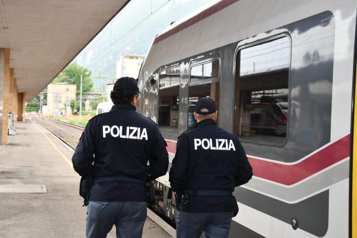 Barletta (BAT): Ruba il borsello ad un autotrasportatore, arrestato dalla Polizia di Stato a Barletta