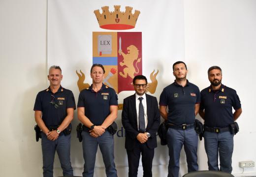 Massa - Carrara. Il Questore dà il benvenuto al nuovo personale della Polizia di Stato che presterà servizio nella provincia apuana.