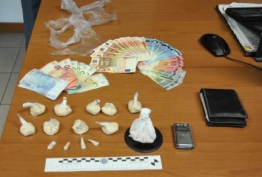 Polizia arresta 28enne di origini albanesi per spaccio di sostanze stupefacenti