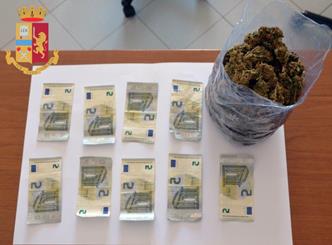 Arrestato un cittadino nigeriano trovato in possesso di circa 300 gr. di cannabis sativa pronta per lo spaccio