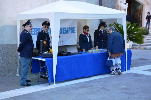 La Polizia di Stato a Paola (CS) per la ricorrenza di San Michele Arcangelo  Patrono della Polizia di Stato.