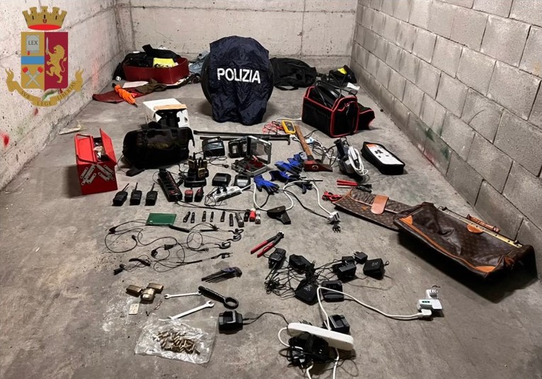 Milano, la Polizia di Stato arresta banda specializzata nei furti in abitazione